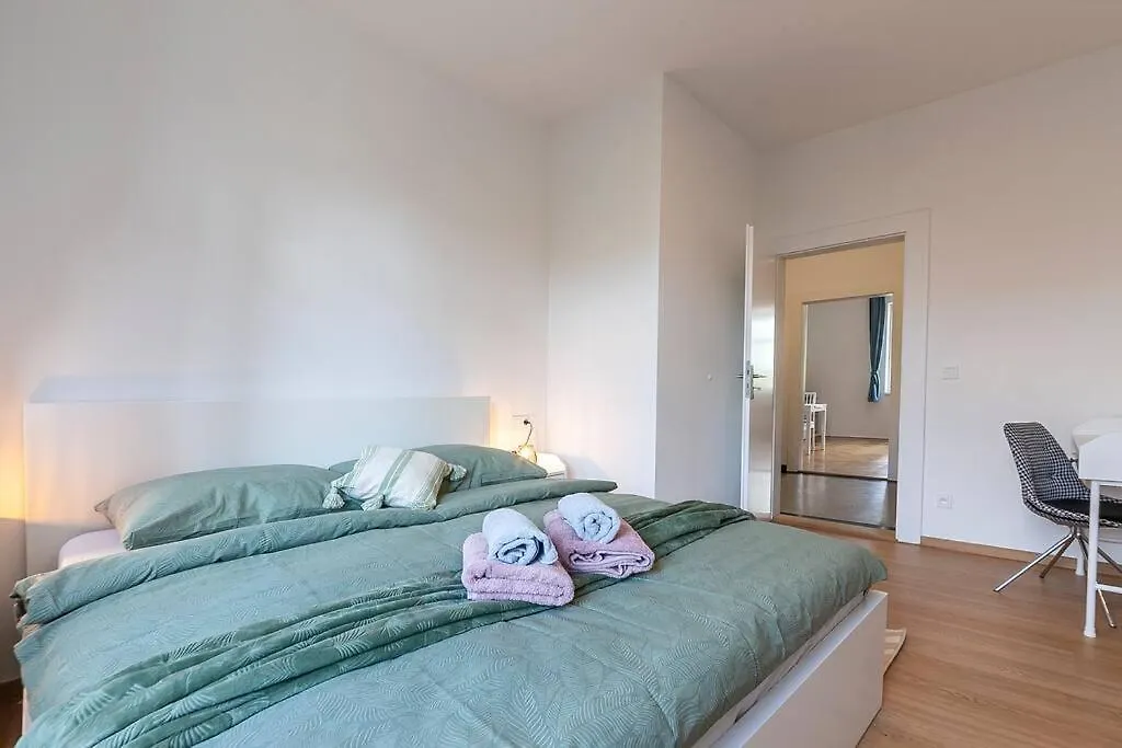 Village-Like Peace & Quiet In City + Parking Prague Apartment