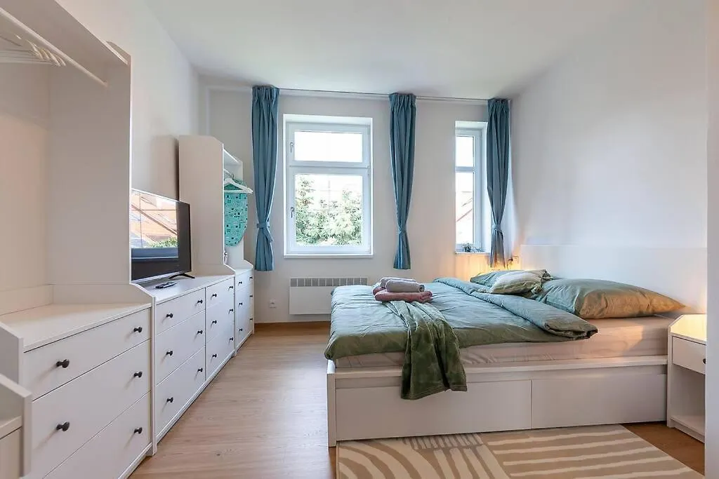 Apartment Village-Like Peace & Quiet In City + Parking Prague