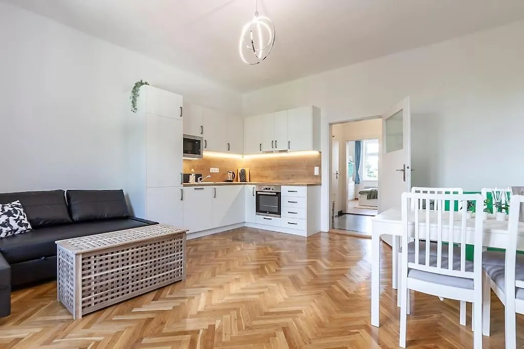 Apartment Village-Like Peace & Quiet In City + Parking Prague