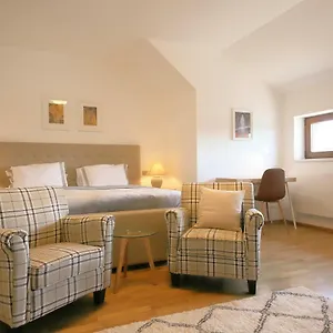Expat House Апартаменты